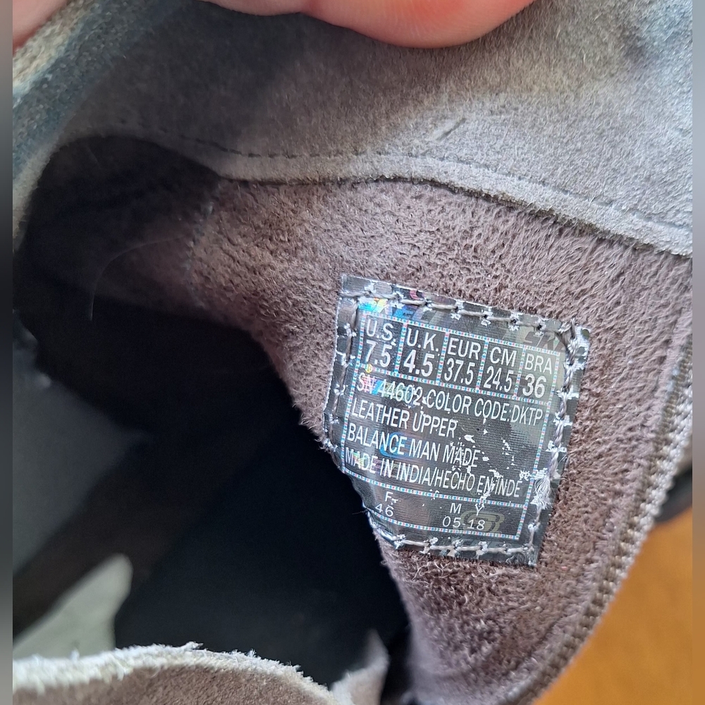 SKECHERS Lugnut boot. Size 7.5M - Picture 6 of 6